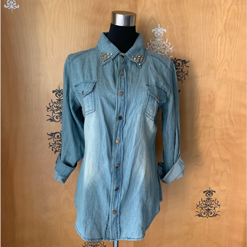 Vintage 2000s Y2K Denim Long Sleeve Button Up Shirt Studded Collar
Cotton S/M